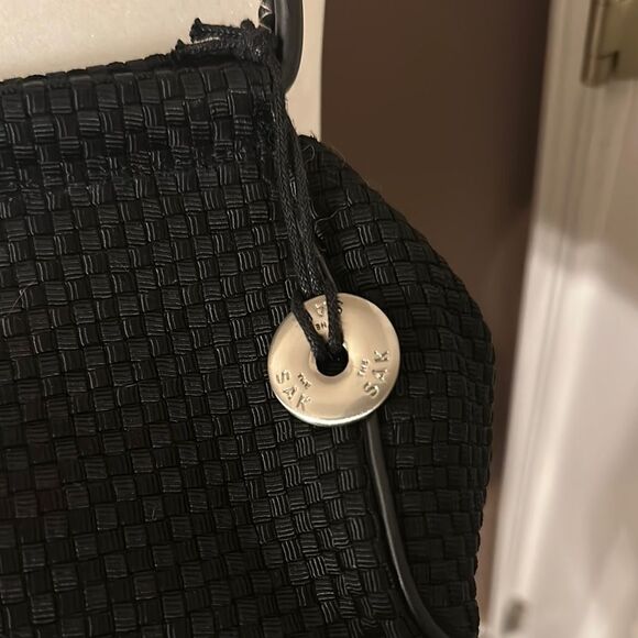 The Sak Elegant Black Woven Shoulder Bag - Picture 3 of 7